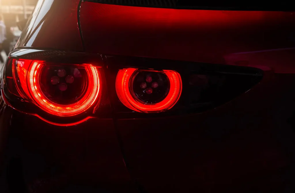 Betrug beim Autoankauf: 7 rote Flaggen, die Sie sofort erkennen sollten